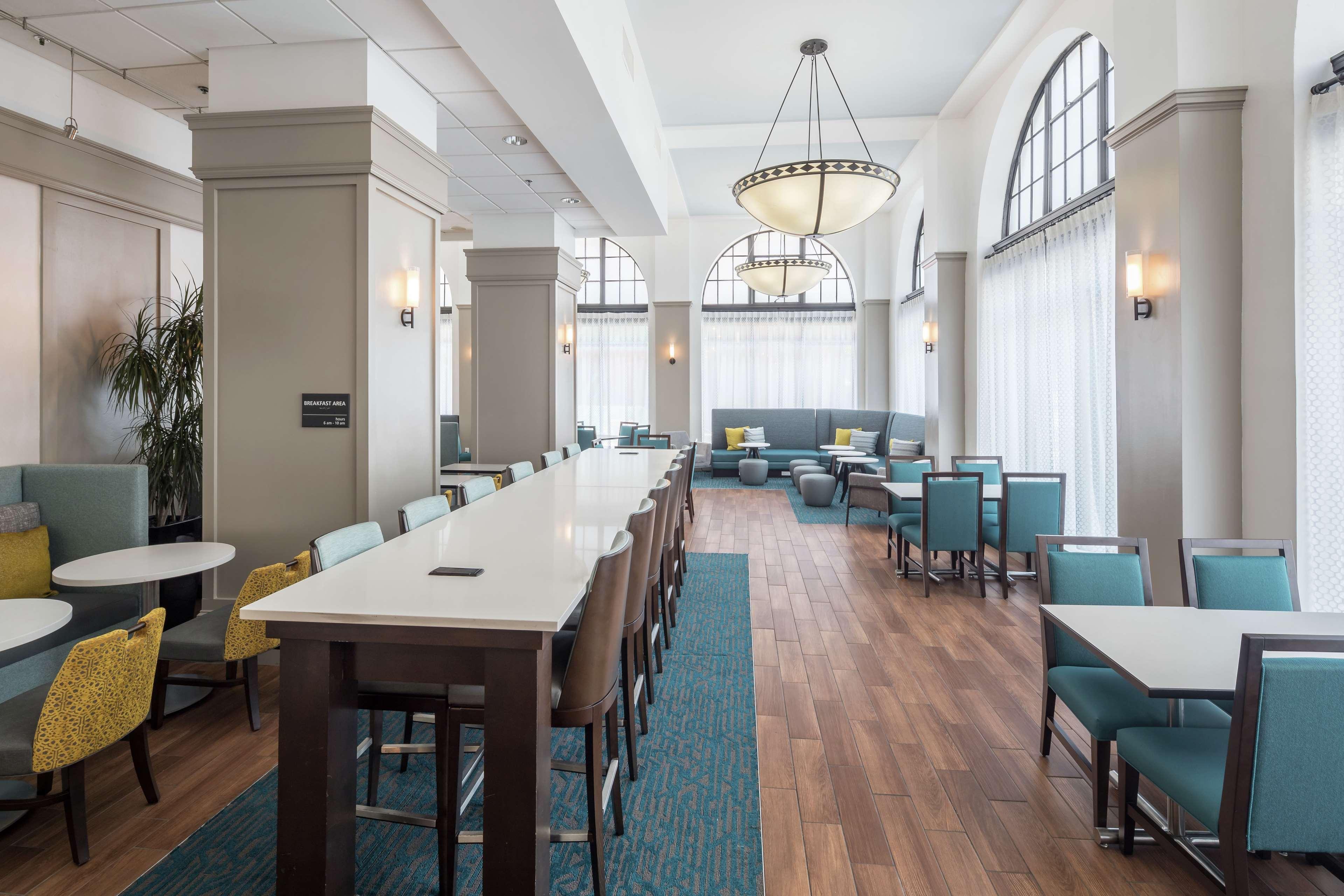 Hampton Inn & Suites Atlanta-Downtown Екстер'єр фото