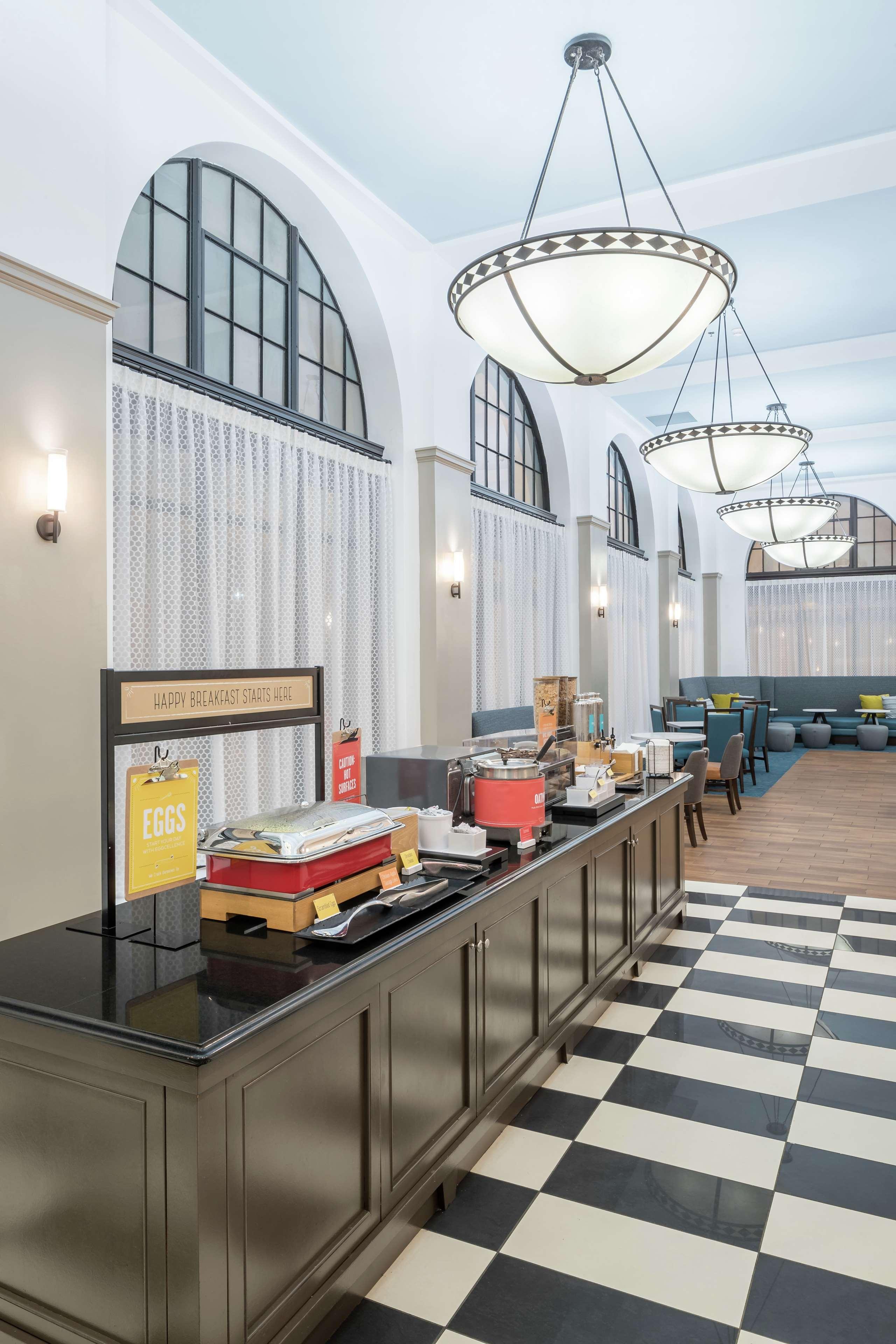 Hampton Inn & Suites Atlanta-Downtown Екстер'єр фото