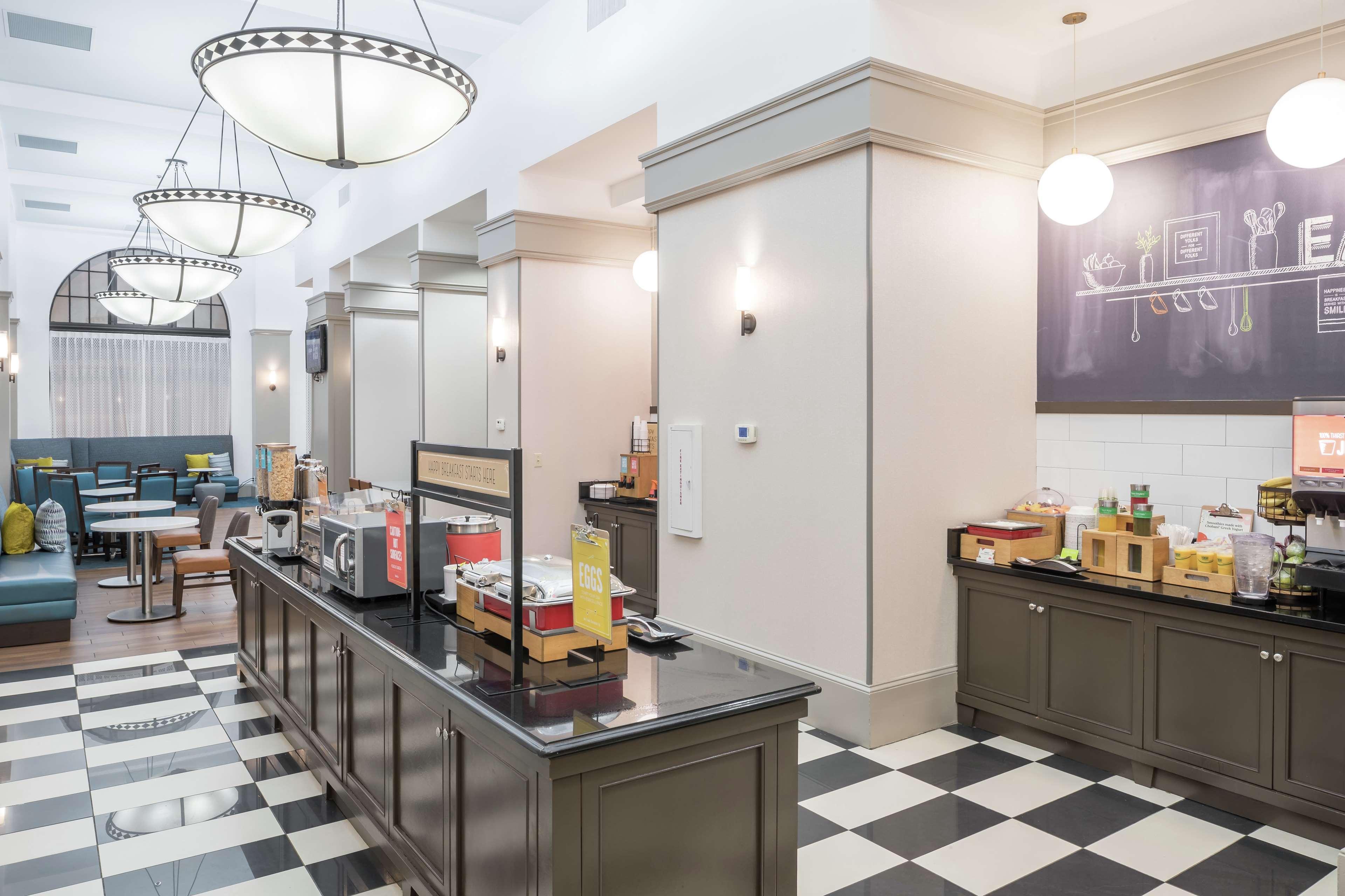 Hampton Inn & Suites Atlanta-Downtown Екстер'єр фото